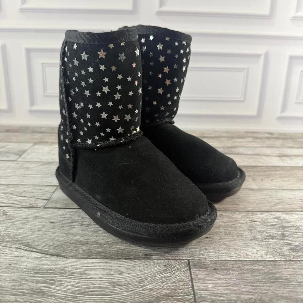 Koolaburra by UGG black boots with silver star pattern